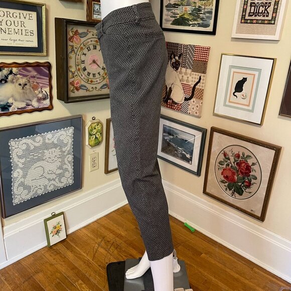 Old Navy Pixie Mid-Rise Comfy Stretch Diamond Pattern Cropped Pants Size 12 - Picture 2 of 5